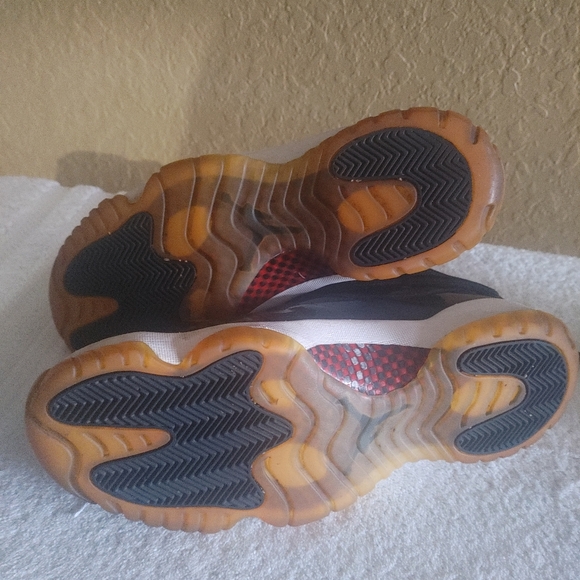 Sneakers - Picture 5 of 7